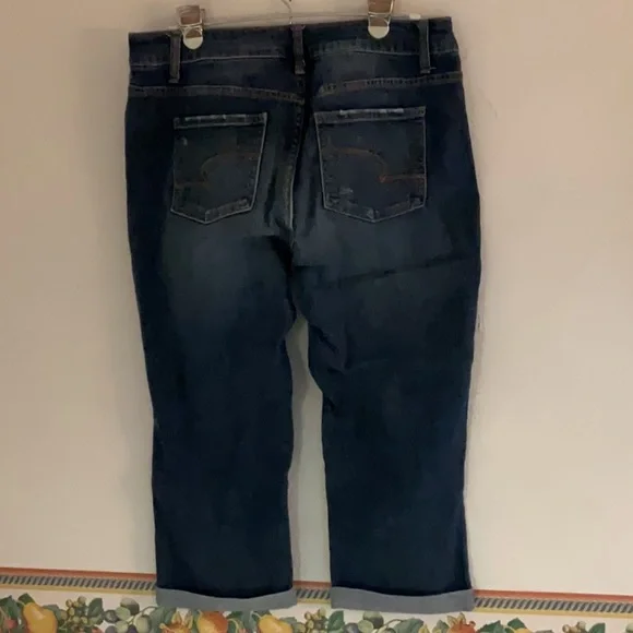 Sale! Time and Tru Mid Rise Cropped Jeans, Size 14, Dark Blue Denim - Picture 2 of 6